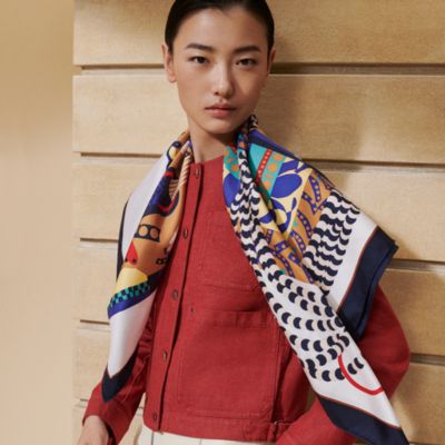 HERMES 2020ランウェイ着 カレ スカーフ ハイネックニット E4486 210.jpg